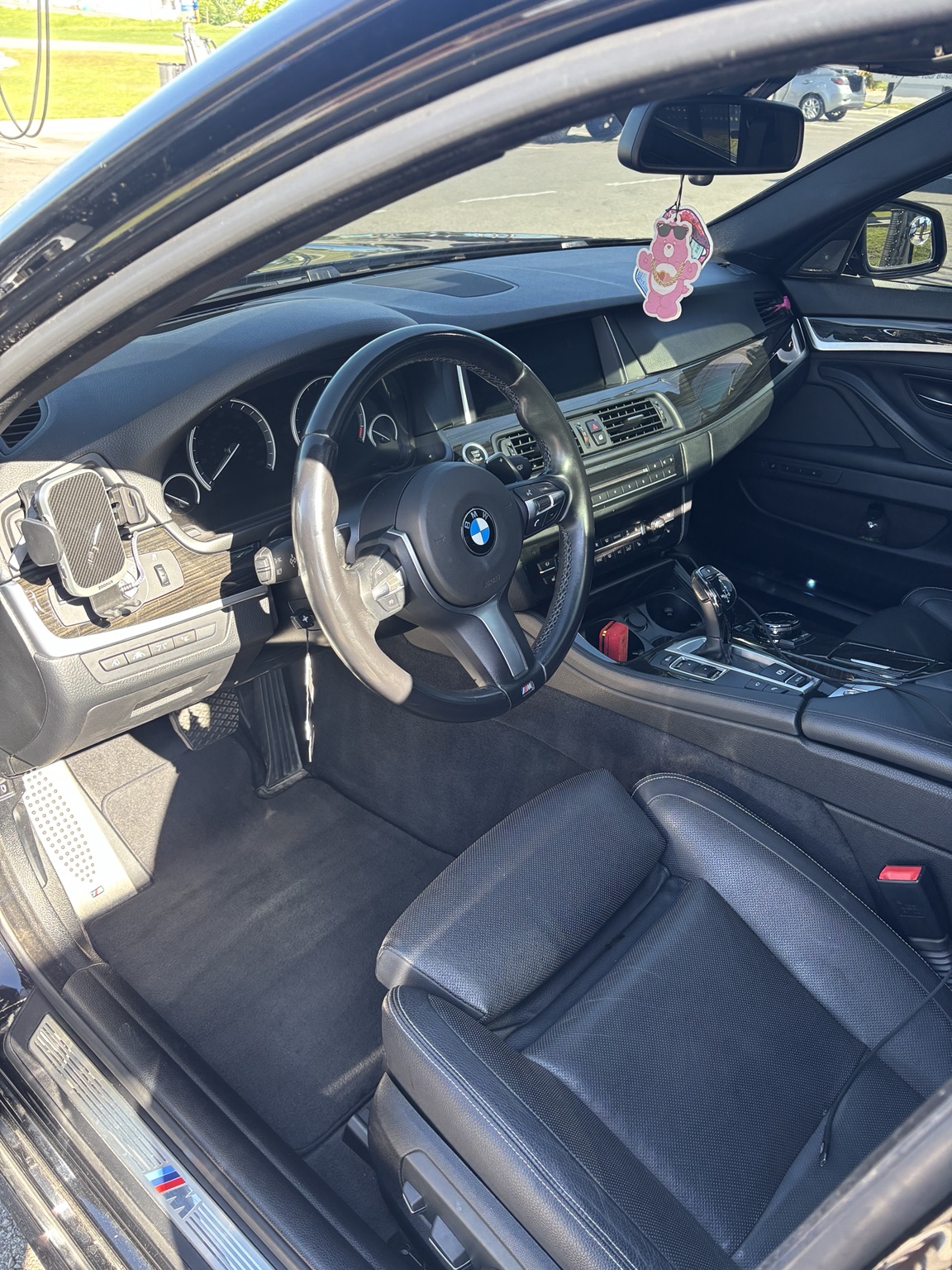 BMW 550i front detail