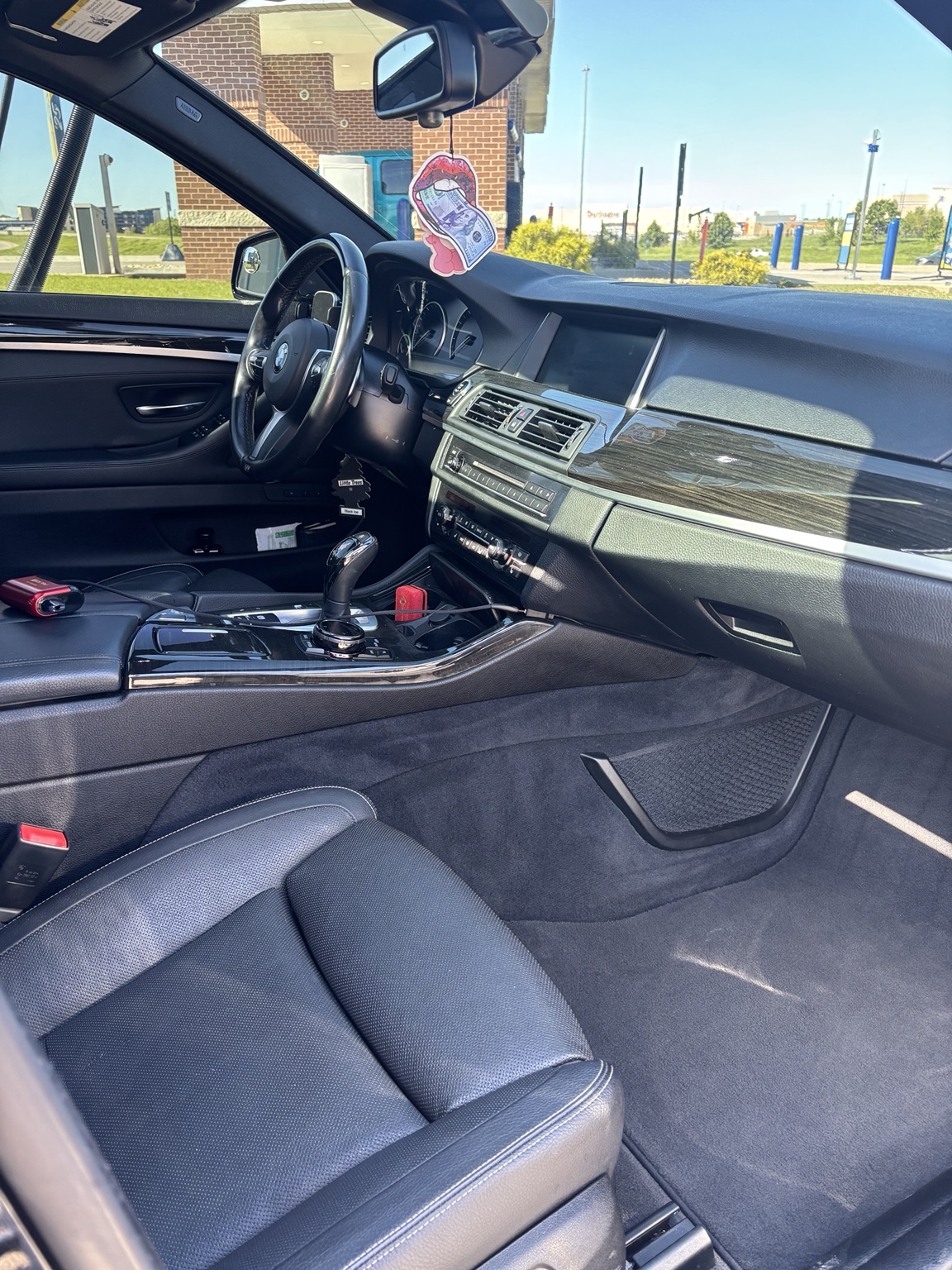 BMW 550i dashboard
