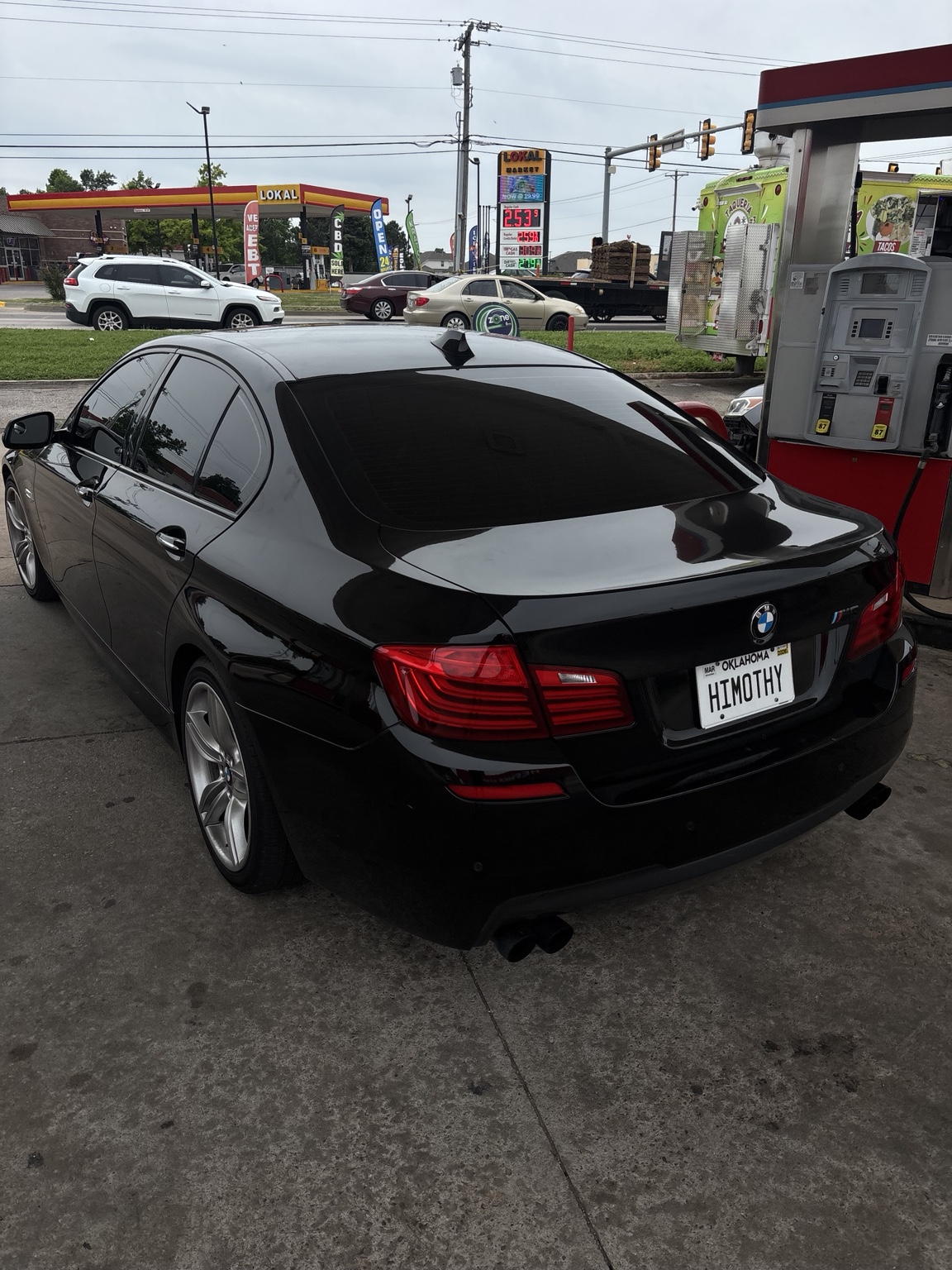 BMW 550i front seats