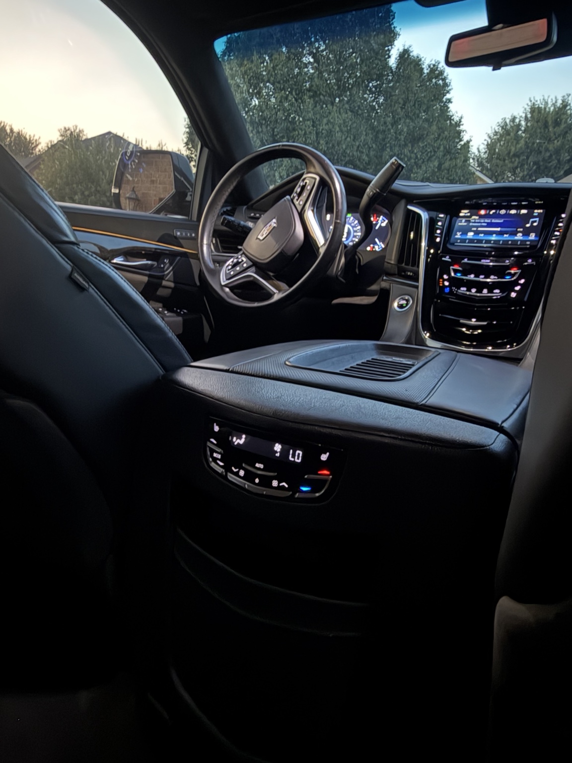 Escalade rear climate controls and center console
